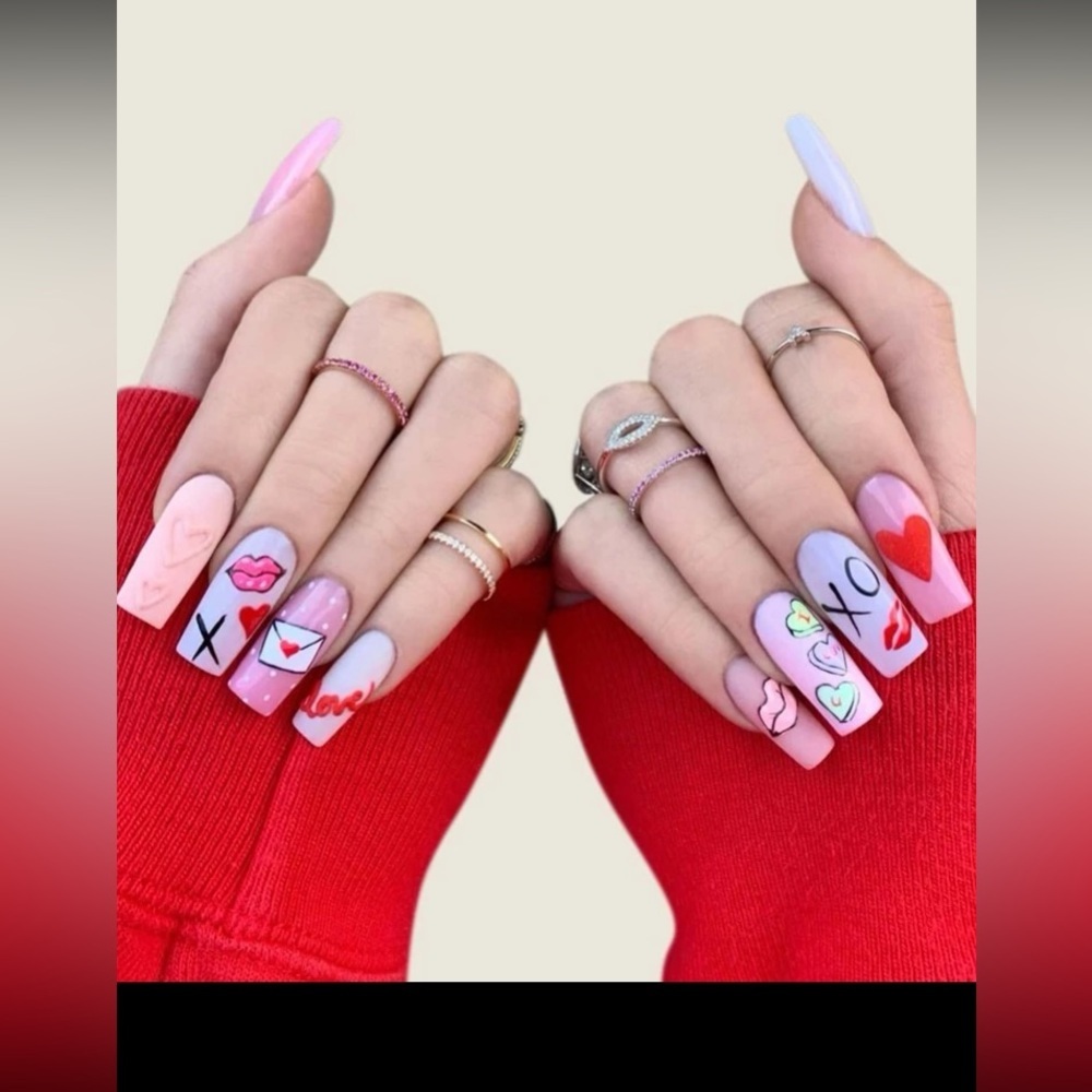 Kiss me nail sticker just stick them onto your finger and toe nails - Picture 2 of 7